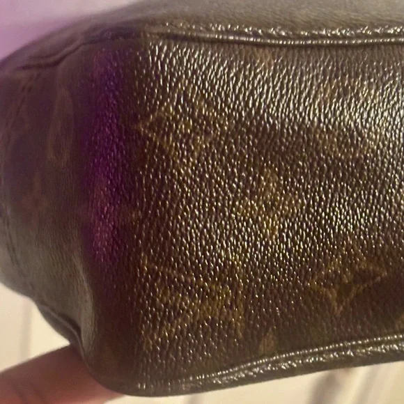 Louis Vuitton Monogram Trousse Toilette 28 Crossbody - Picture 5 of 15